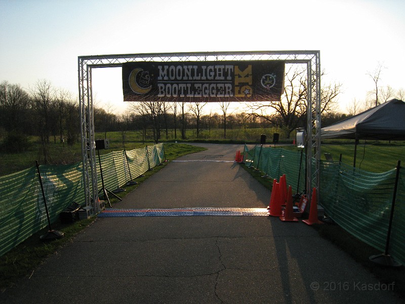 2016-05 Moonlight Bootlegger 5K 003.JPG - 2016-05 Moonlight Bootlegger 5K race in the dark. A night race using headlight.